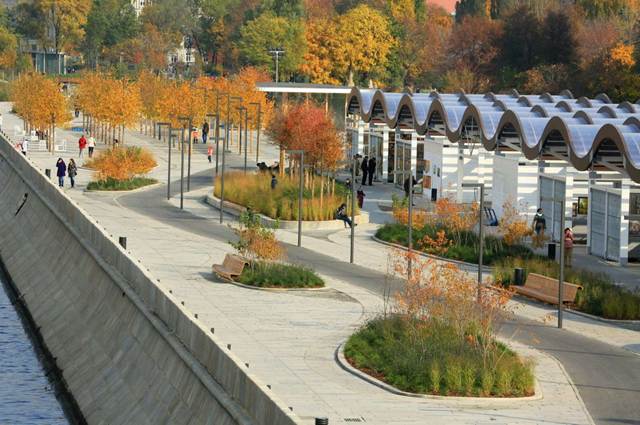 01-Krymskaya-embankment-by-Wowhaus