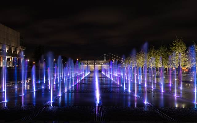 06-Krymskaya-embankment-by-Wowhaus