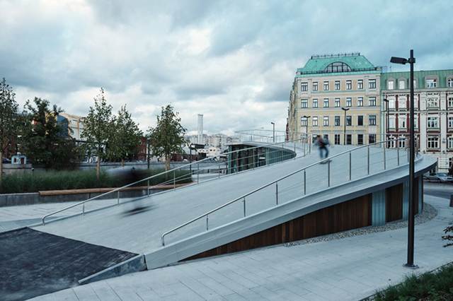 09-Krymskaya-embankment-by-Wowhaus
